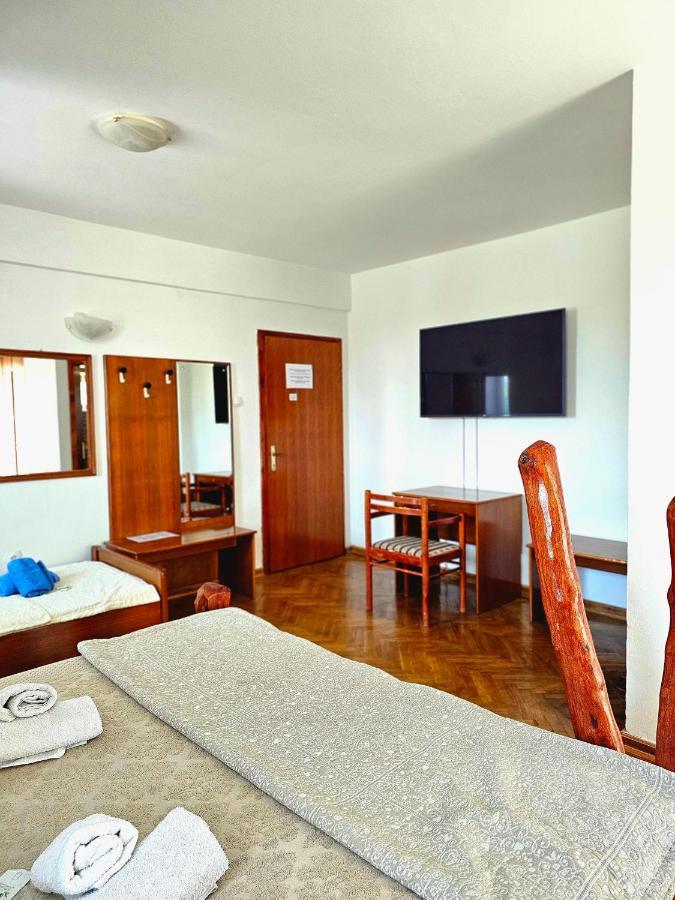 Restoran Lovac Hotel Novi Knezevac Ruang foto